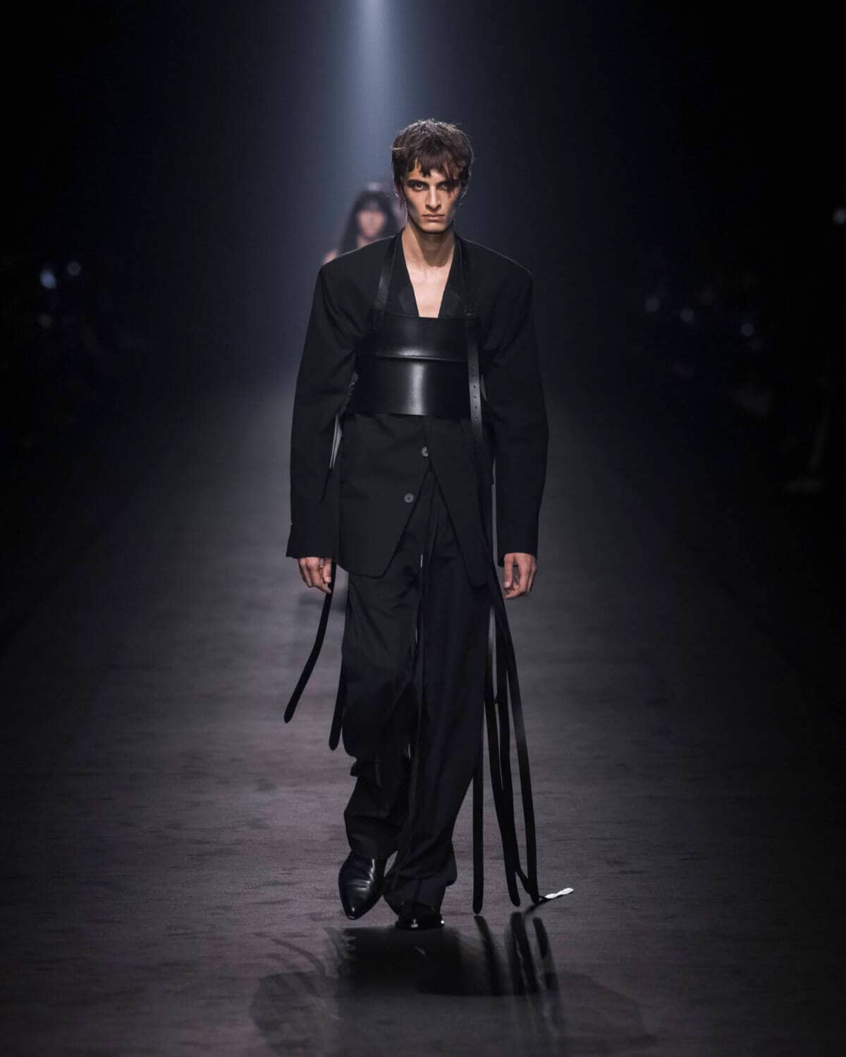 ANN DEMEULE MEESTER ジレ Ann Demeulemeester: Ready-To-Wear SS24 - 10 Magazine